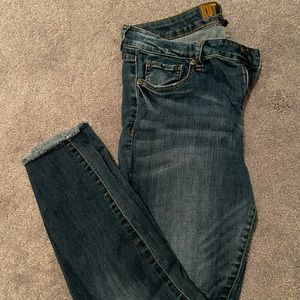 Lightweight Fringed Ankle Jean